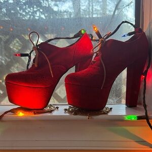 💫$ALE! Vintage-FARYL ROBYN💣♥️ Bold Red Platform Heels
